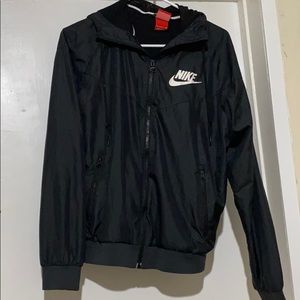 NIKE WINDBREAKER - SMALL